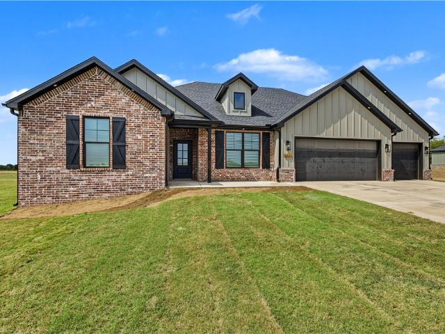 House for sale in Gentry, Benton County