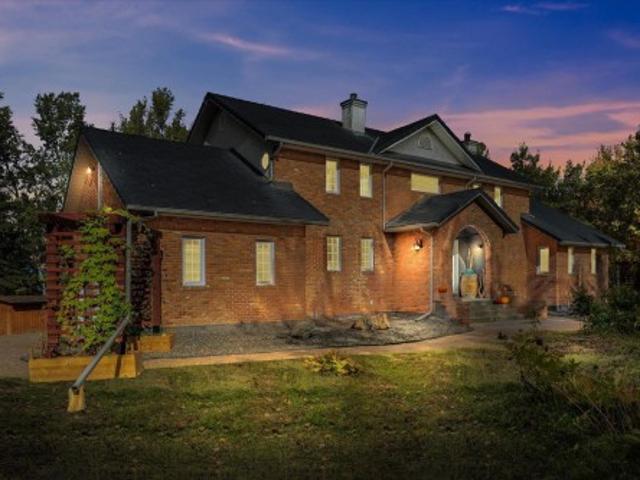 House for sale in Alberta