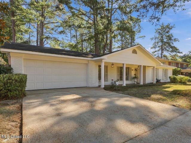 House for sale in Briarwood, Jackson