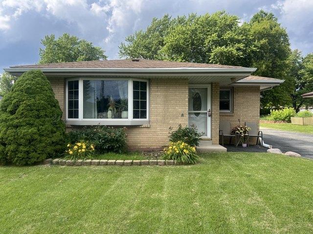 House for sale in Greenfield Park, Wisconsin