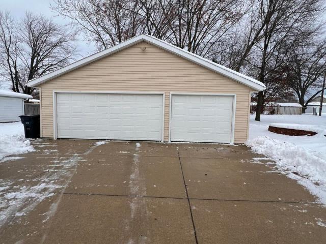 House for sale in Greenfield Park, Wisconsin
