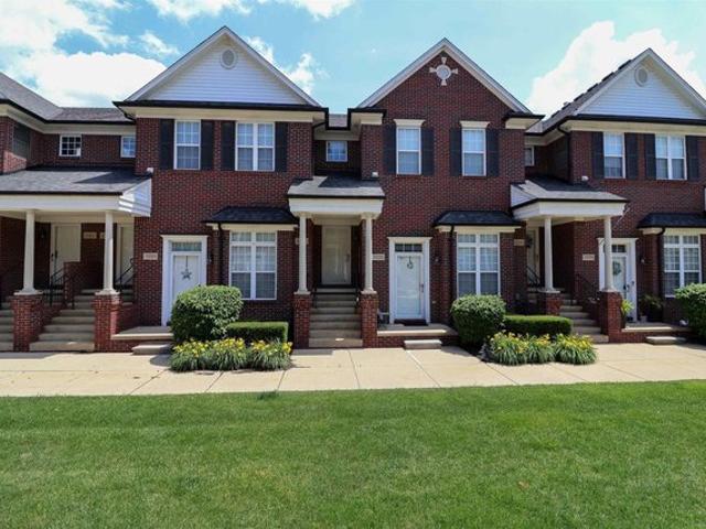 Townhouse for sale in Utica, Michigan