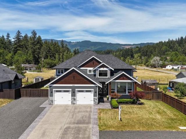 House for sale in Clayoquot, British Columbia