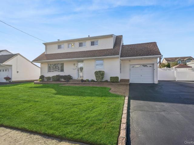 House for sale in West Islip, Town of Islip