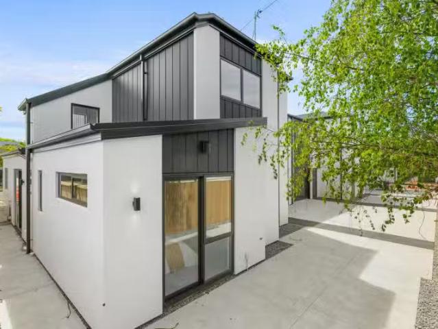 House for sale in Chaslands, Canterbury