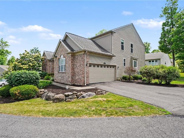 Condo for sale in Chagrin Falls, Geauga County