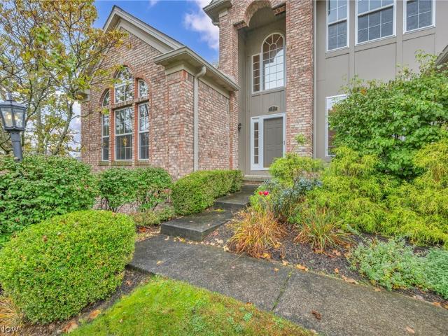 Condo for sale in Chagrin Falls, Geauga County
