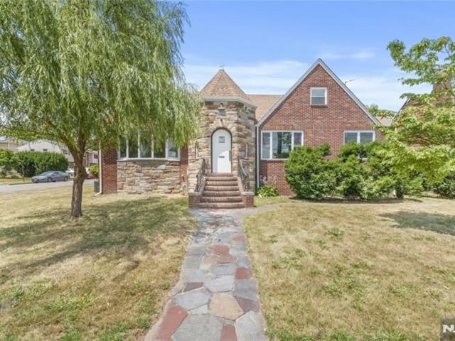 Duplex for rent in Clifton