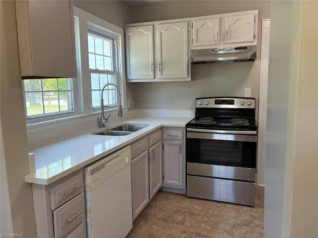 House for sale in Pfafftown, North Carolina