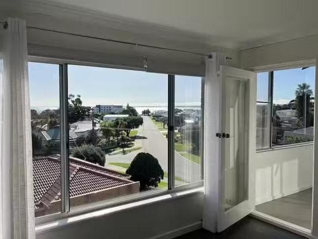 Apartment for rent in Halls Head