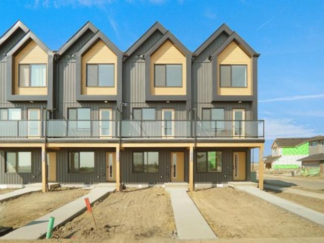 House for sale in Wedgewood, Alberta