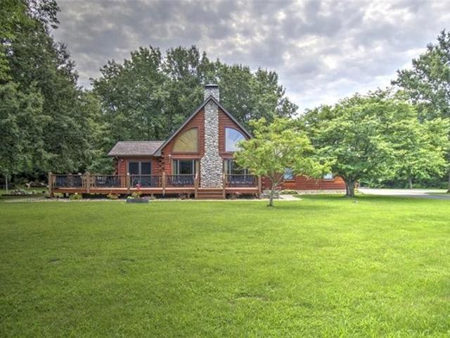 House for sale in Oreana, Macon County