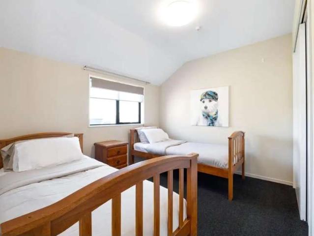 Apartment for rent in Chaslands, Canterbury