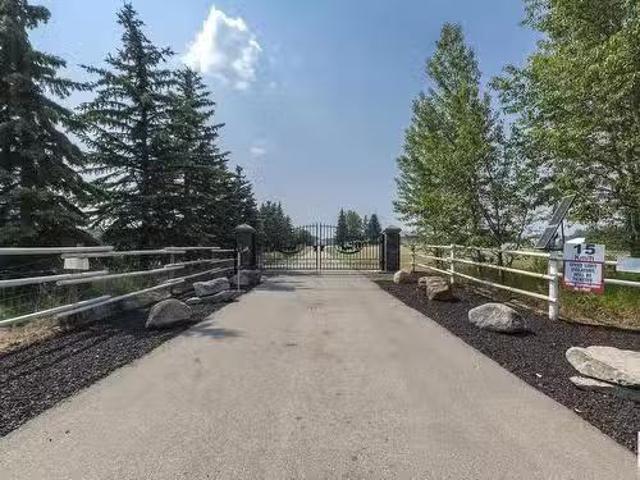 House for sale in Alberta