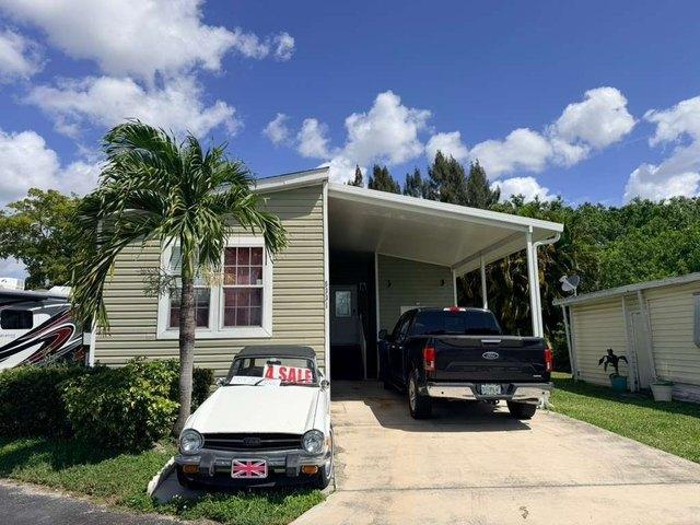 House for sale in Davie, Florida