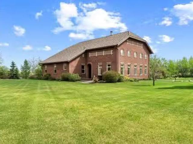 House for sale in Alberta