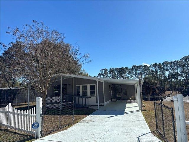 House for sale in Ocklawaha, Florida