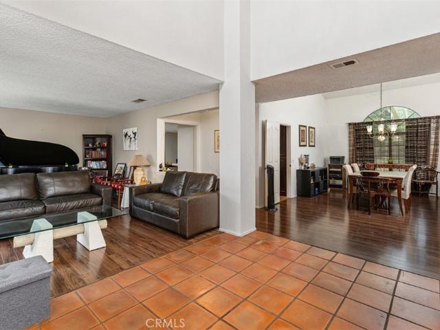 House for sale in Alta Loma, Alta