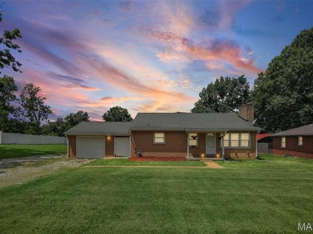 House for sale in Edwardsville, Illinois