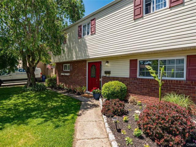 House for sale in Huntington, New York