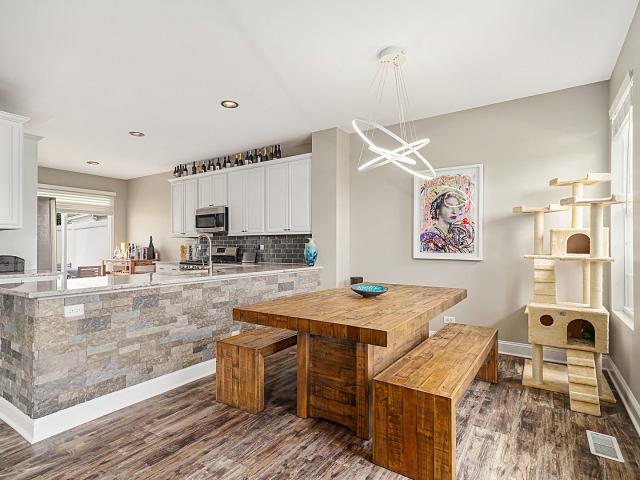 Townhouse for sale in Grayslake