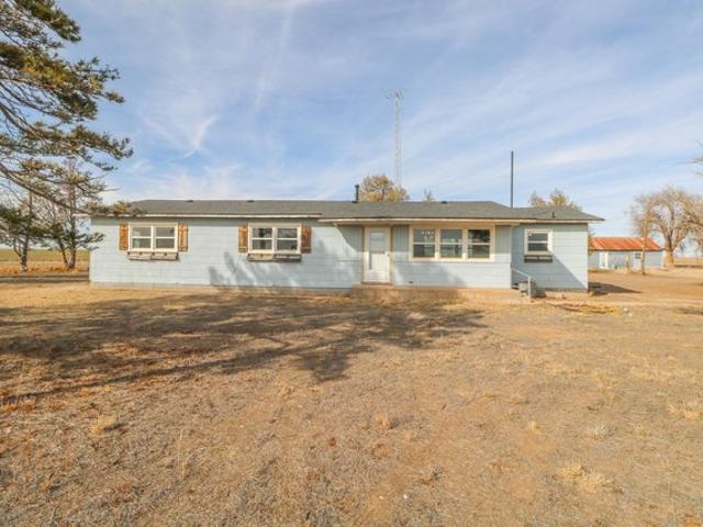 House for sale in Earth, Texas