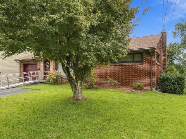 House for sale in East Kensington, New Kensington