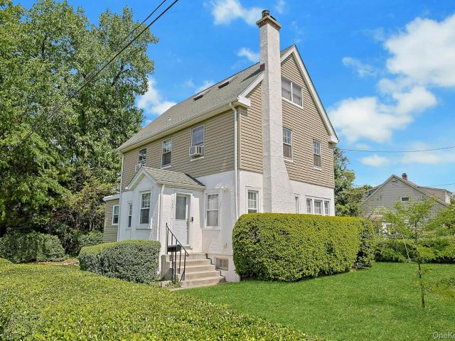 House for sale in Hawthorne, New York