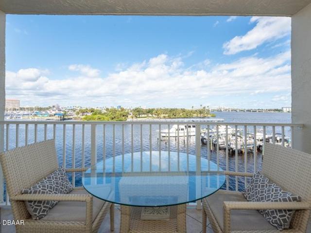Condo for sale in Daytona Beach, Florida