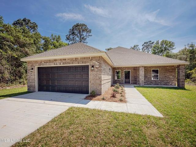 House for sale in Ocean Springs, Mississippi