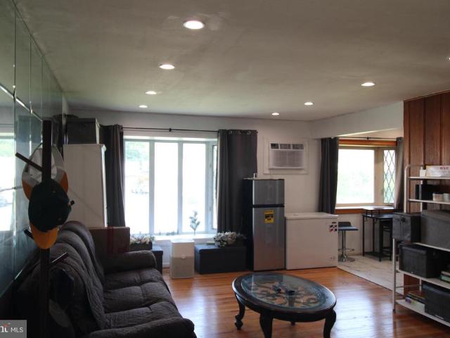 Townhouse for sale in Delco, Pennsylvania