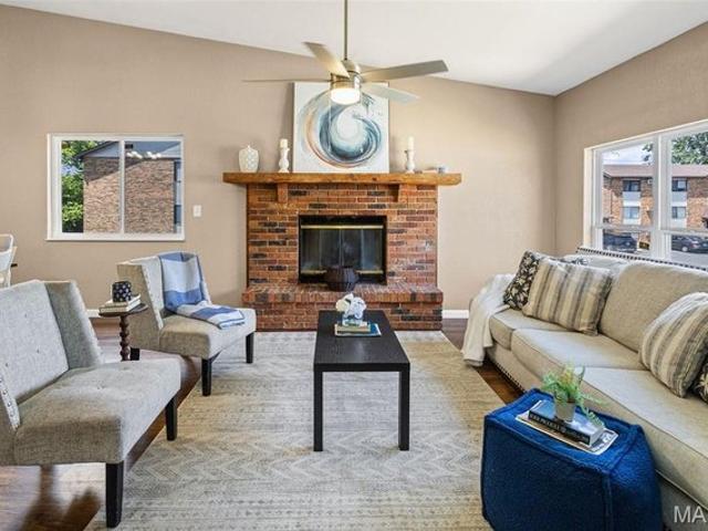Townhouse for sale in Belleville, Illinois