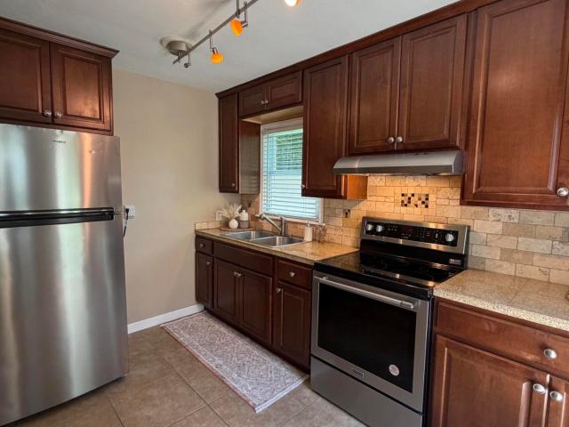House for sale in Cecilia, Kentucky