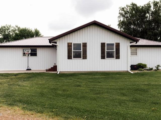 House for sale in Sykeston, North Dakota