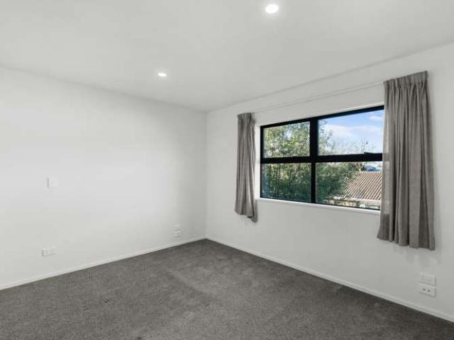 Townhouse for sale in Heathcote, Canterbury