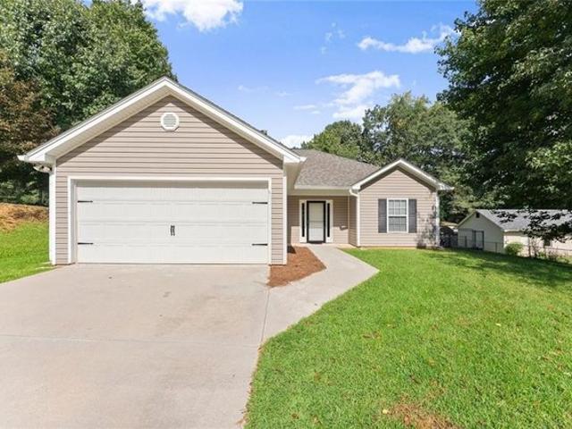 House for sale in Oakwood, Georgia