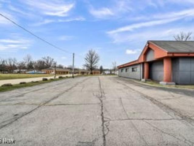 Commercial for sale in Sheffield Lake