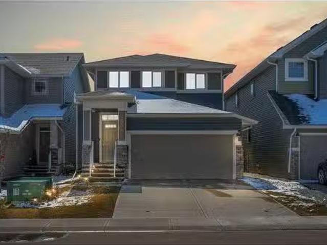 House for sale in Airdrie, Alberta