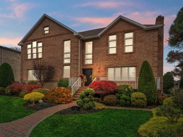 House for sale in Cliffside Park, New Jersey