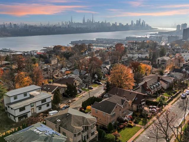 House for sale in Cliffside Park, New Jersey