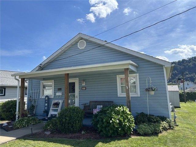 House for sale in Springdale, Pennsylvania