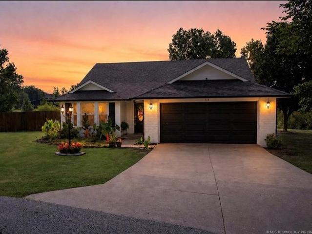 House for sale in Kiefer, Creek County
