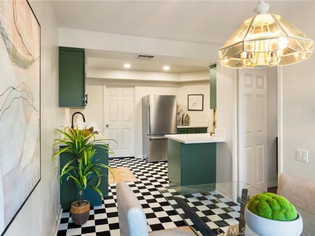 Condo for sale in Pasadena, California
