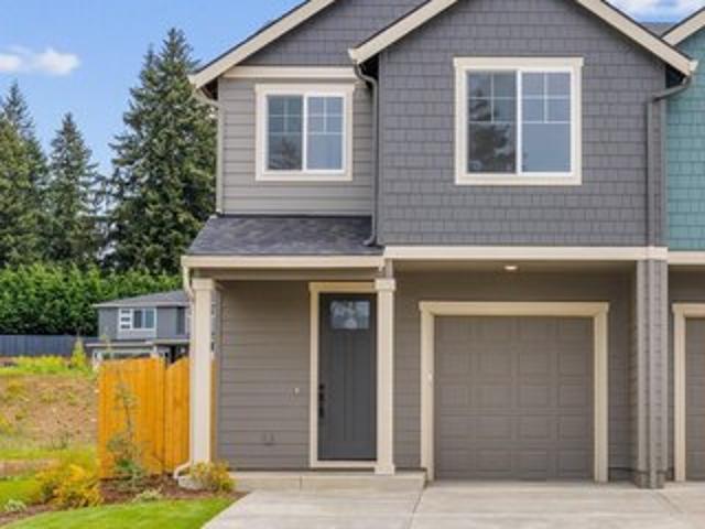 Townhouse for sale in Seasons at Boones Crossing, Woodburn