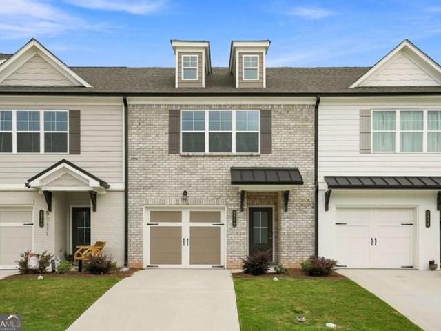 Townhouse for sale in Oakwood, Georgia