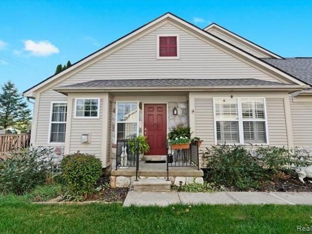 Condo for sale in Grand Blanc, Michigan