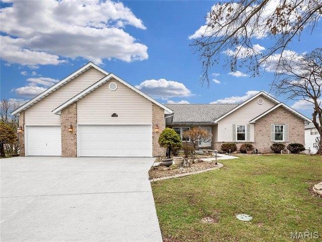 House for sale in Fairview Heights, Illinois