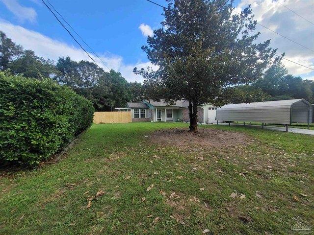 House for sale in Pace, Florida