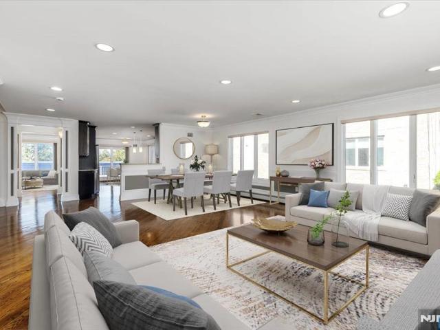 Condo for sale in Palisades Park, New Jersey