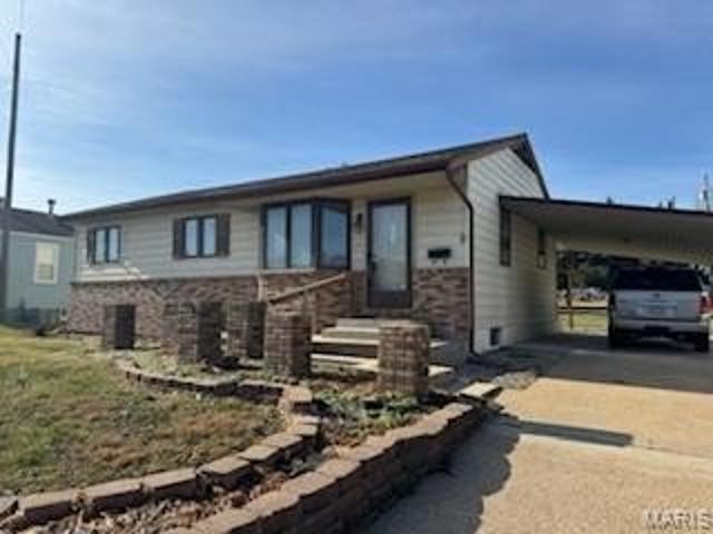 House for sale in Sainte Genevieve, Missouri